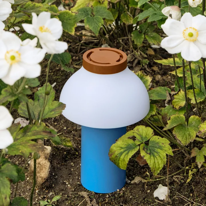 Timeless rechargeable lamp from HAY