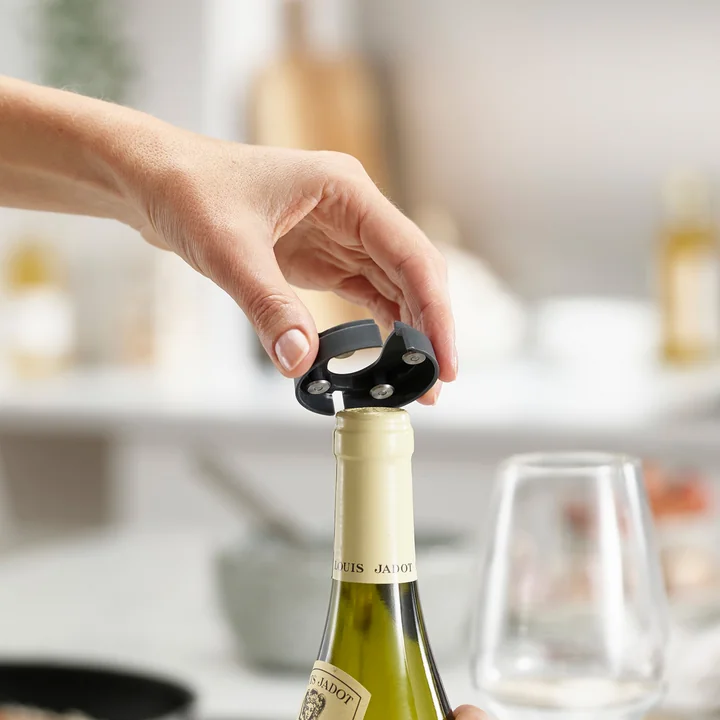 The foil cutter of the BarStar 3-in-1 bottle opener from Joseph Joseph