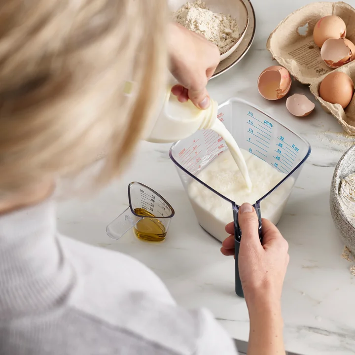 The square Align measuring cups from Joseph Joseph