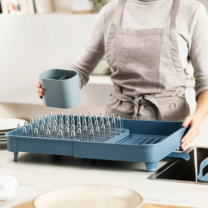 The steel frame of the Extend draining rack from Joseph Joseph can be removed