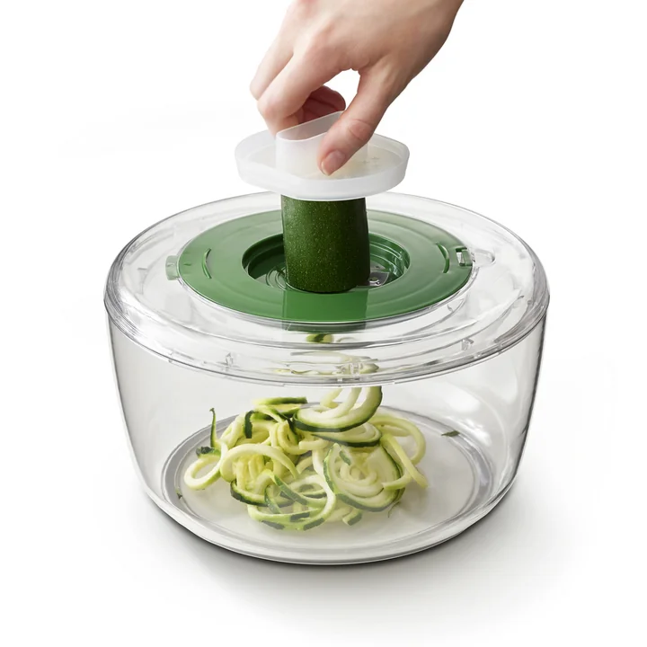The spiral slicing disc of the Multi-Prep salad preparation set from Joseph Joseph for cucumbers