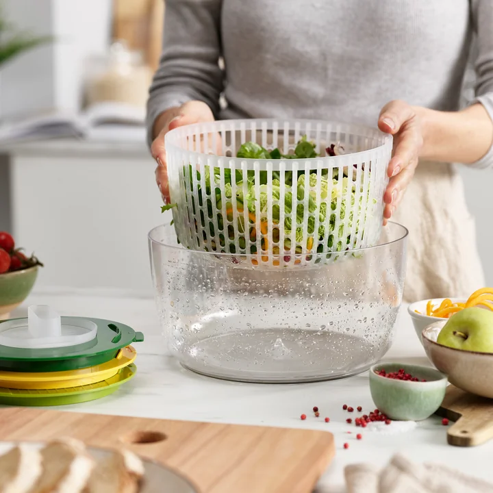 The salad spinner in the Multi-Prep salad preparation set from Joseph Joseph
