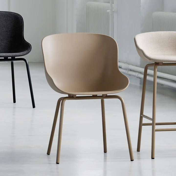 The monochrome Hyg Chair from Normann Copenhagen has a calm effect
