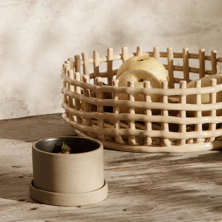 The ceramic Centerpiece from Ferm Living on the dining table