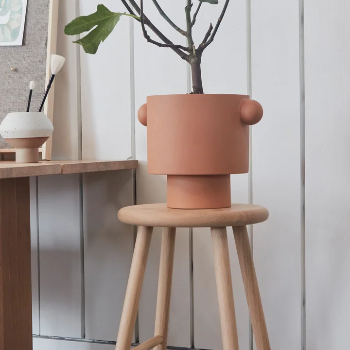 The Moto stool from OYOY as a shelf for plant pots
