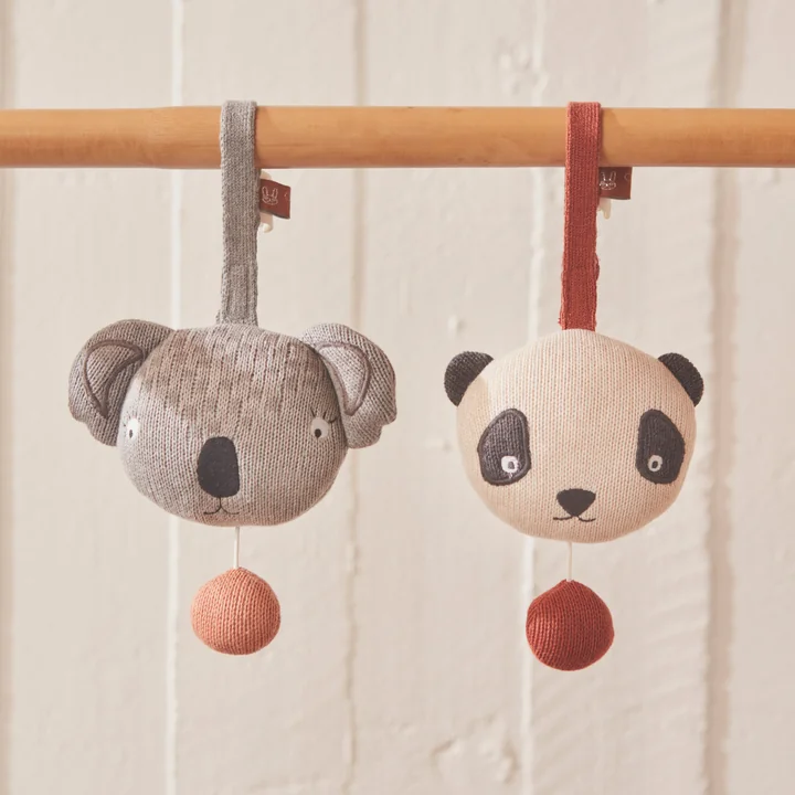 The children's music box from OYOY can be hung up