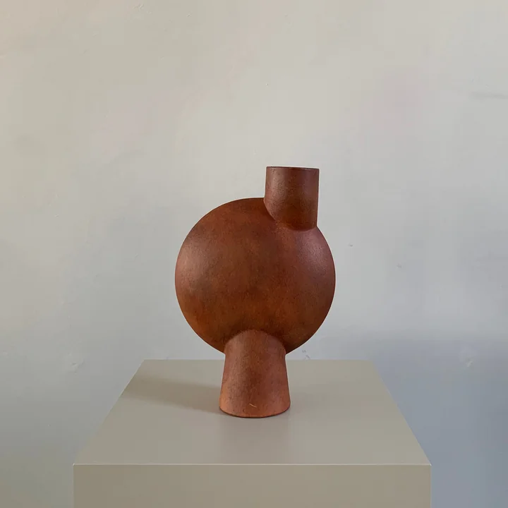 The Sphere vase Bubl Medio from 101 Copenhagen recalls the sculptor's art