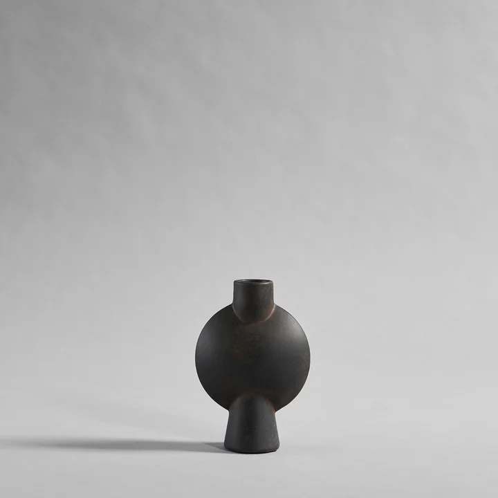 The Sphere vase Bubl Mini from 101 Copenhagen is inspired by Chinese vases