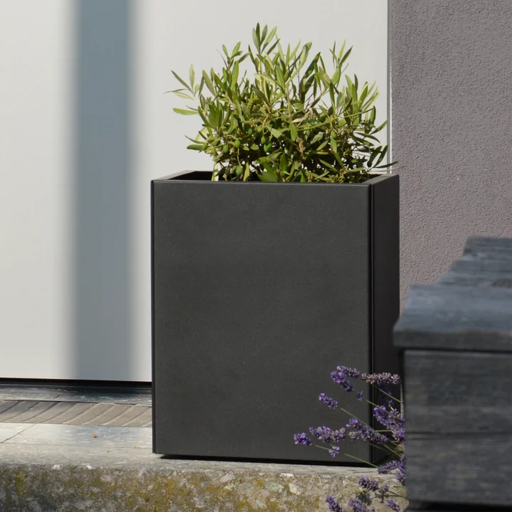 The small Planter planter from Jan Kurtz