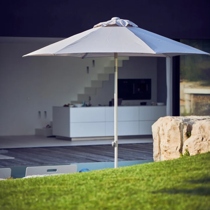 The Elba Parasol from Jan Kurtz has a sun protection factor of 50+