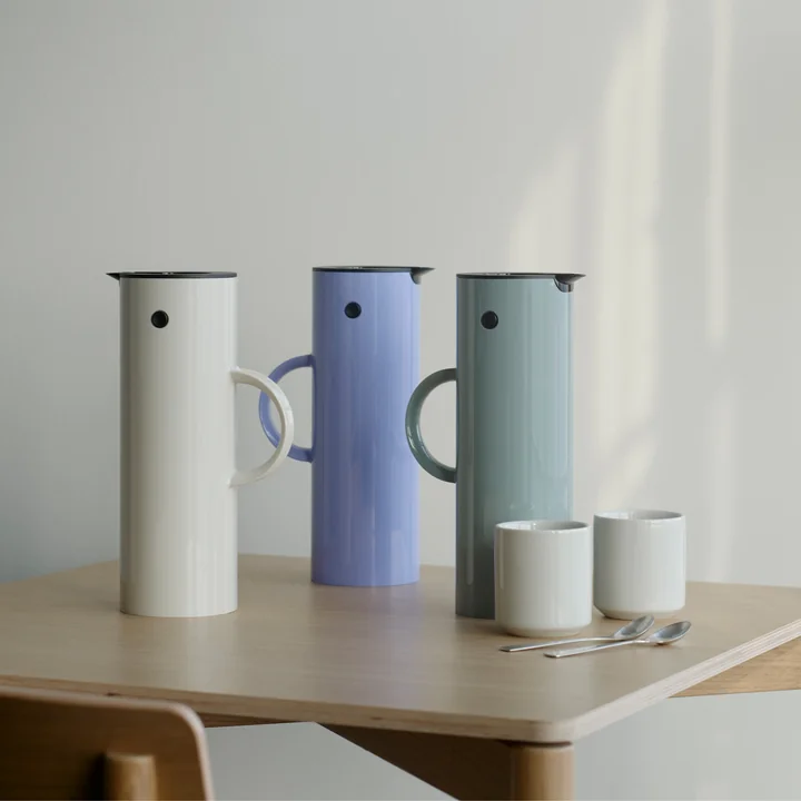 The EM 77 vacuum jug from Stelton in the new seasonal colors