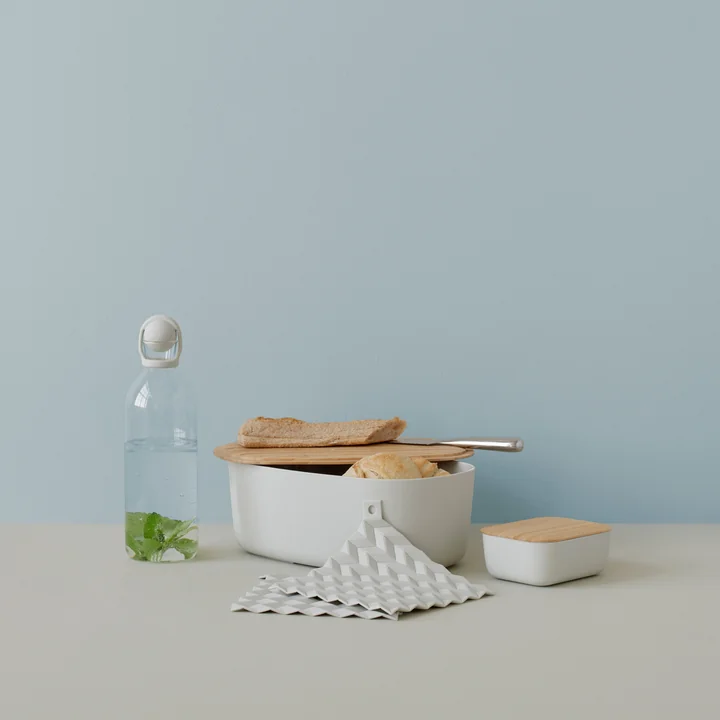 The Cool-It water carafe and hold-on pot holder from Rig-Tig by Stelton