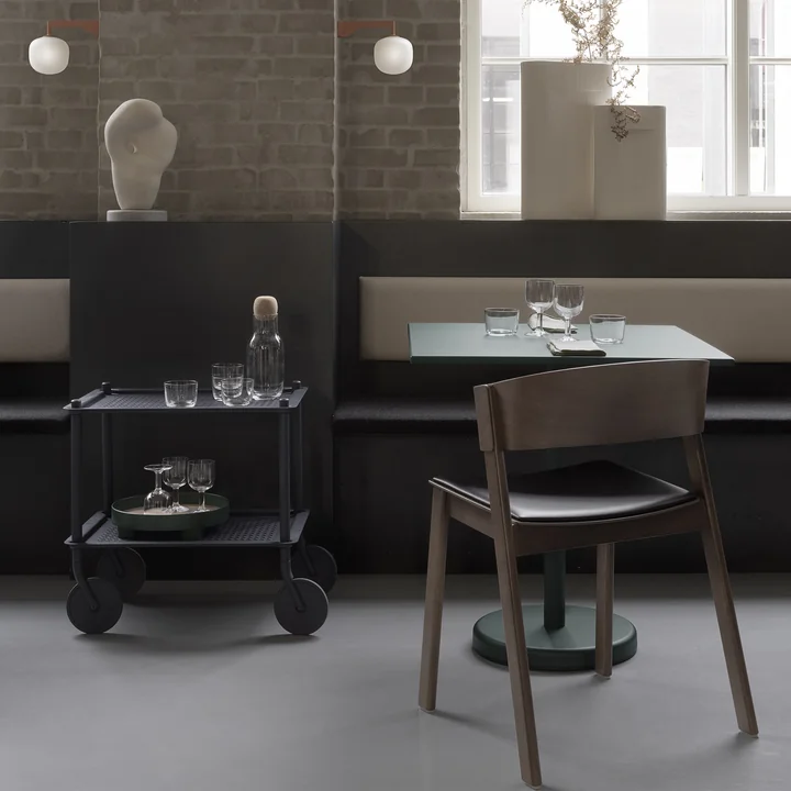 The Flow side trolley with the Linear Steel table and the Cover Side Chair from Muuto in the restaurant