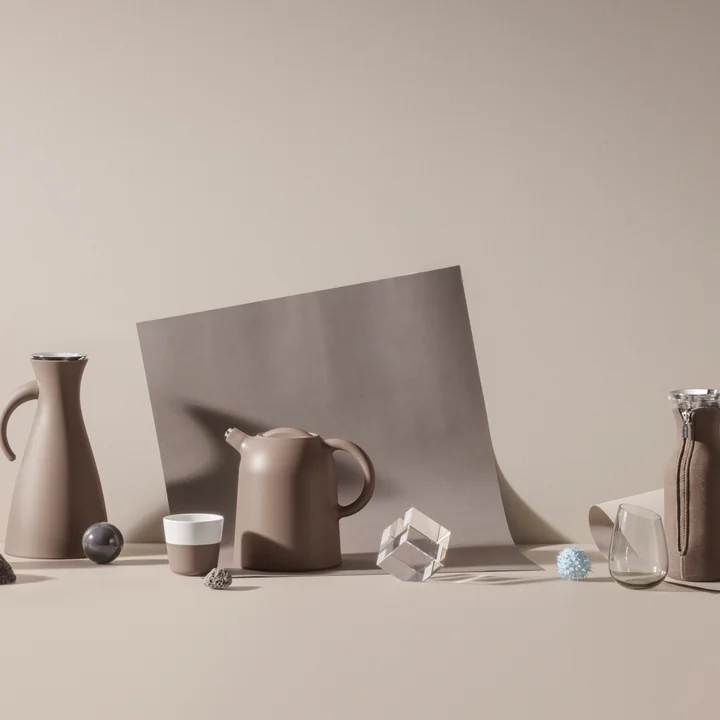 The Thimble vacuum jug from Eva Solo in the new taupe shade