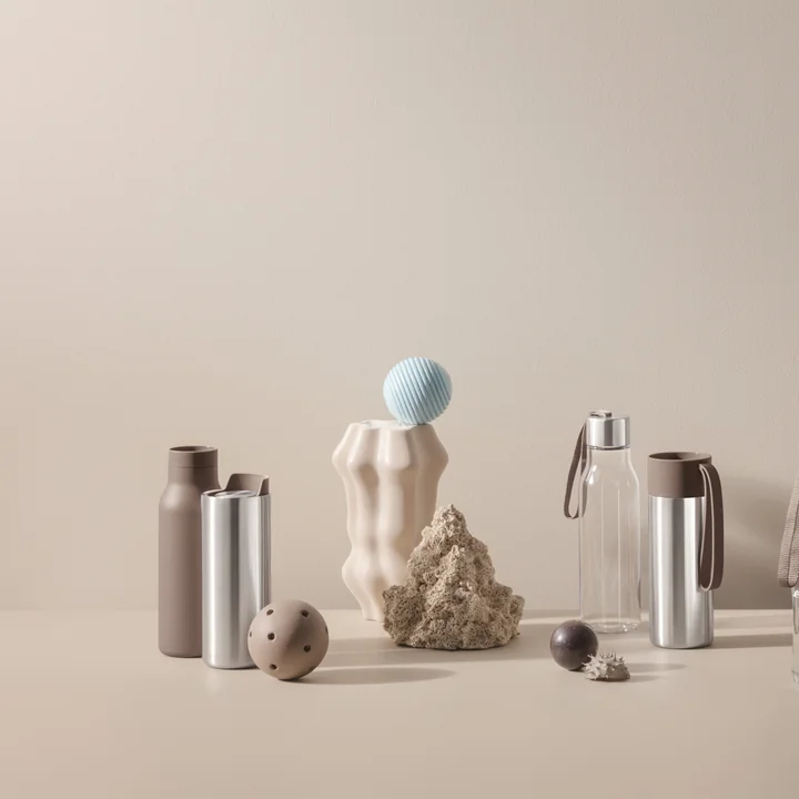 The Urban Thermos bottle and the Urban To Go Cup from Eva Solo in the new taupe