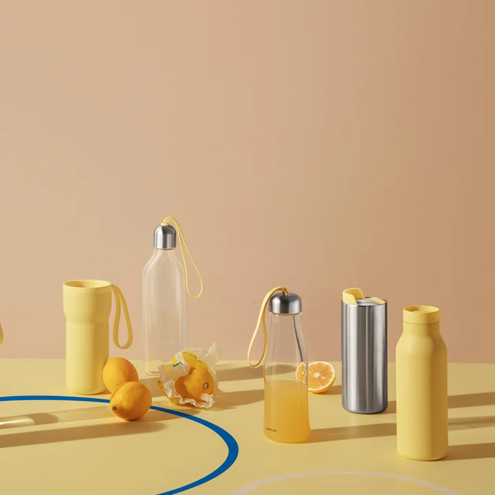 The Urban Thermos bottle and the Urban To Go Cup from Eva Solo in the new Lemon Yellow