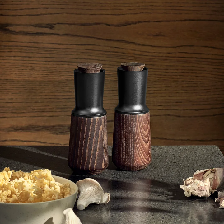 The RÅ salt/pepper and spice mill from Rosendahl in a double pack