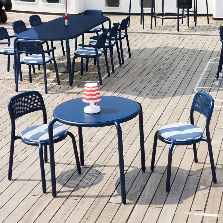 The Toní furniture from Fatboy with seat cushions on a wooden terrace