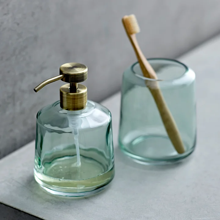 The Vintage toothbrush tumbler from Södahl can be used in many ways