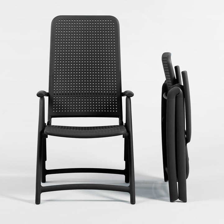 The Darsena Relax folding chair from Nardi folded