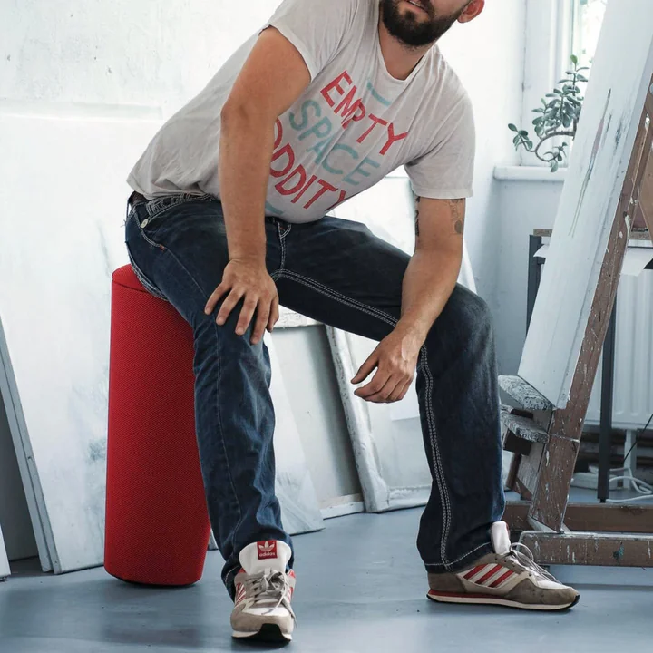 The Stand-Up stool from Wilkhahn is easy on the back