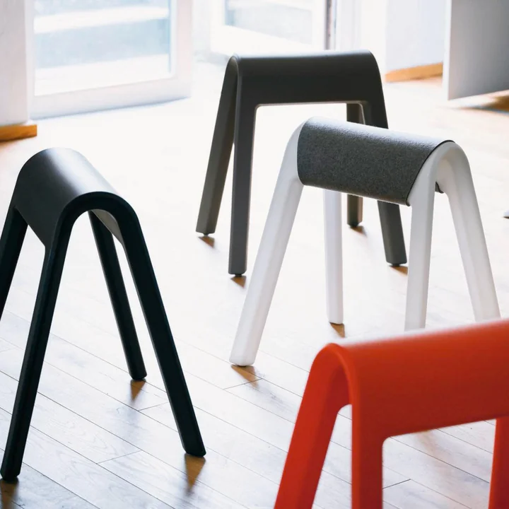 The seat trestle from Wilkhahn in different colours
