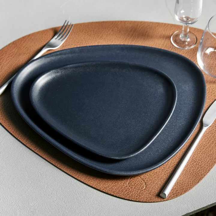 Curve Stoneware Plates from Lind DNA in navy blue