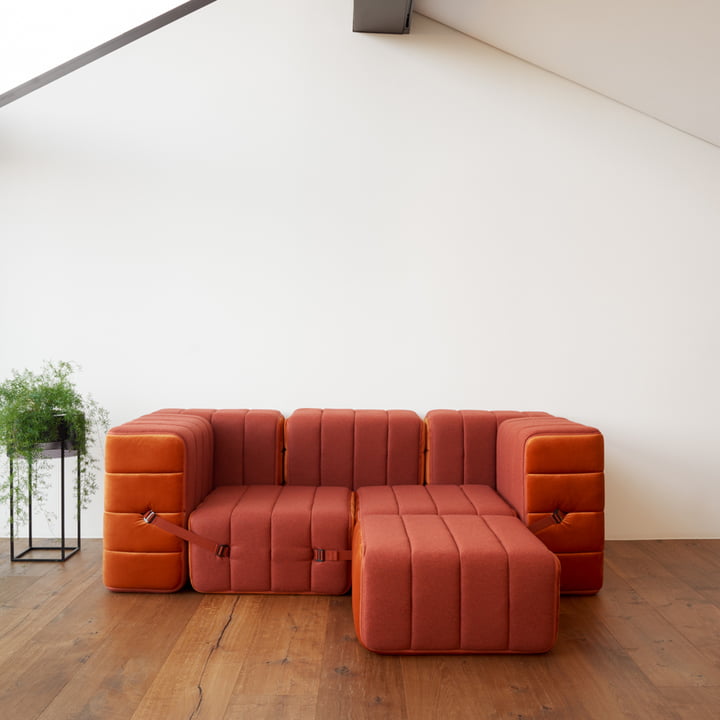 7-piece Curt sofa in combination with single sofa module from Ambivalenz