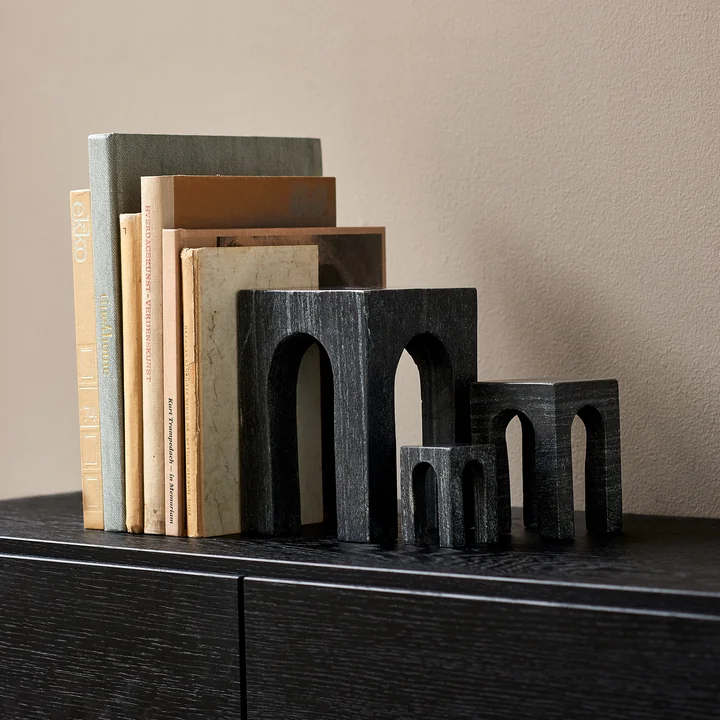Arkis Bookend from Gejst in black