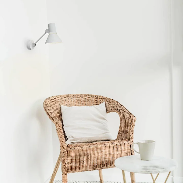 The Type 80 wall lamp W2 from Anglepoise in elegant, modern design