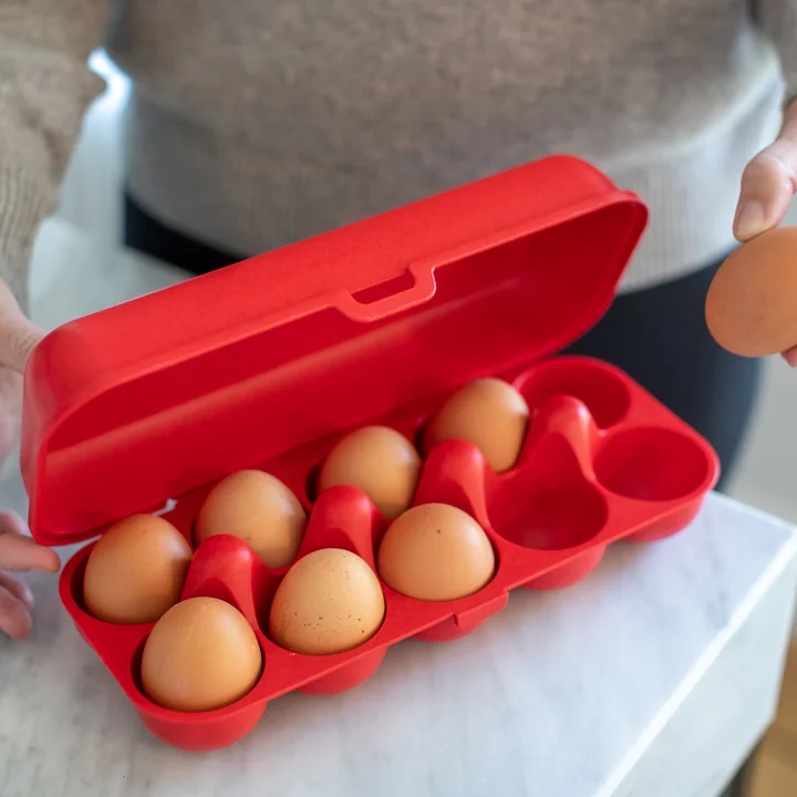 Eggs to go Reusable egg container from Koziol in organic red