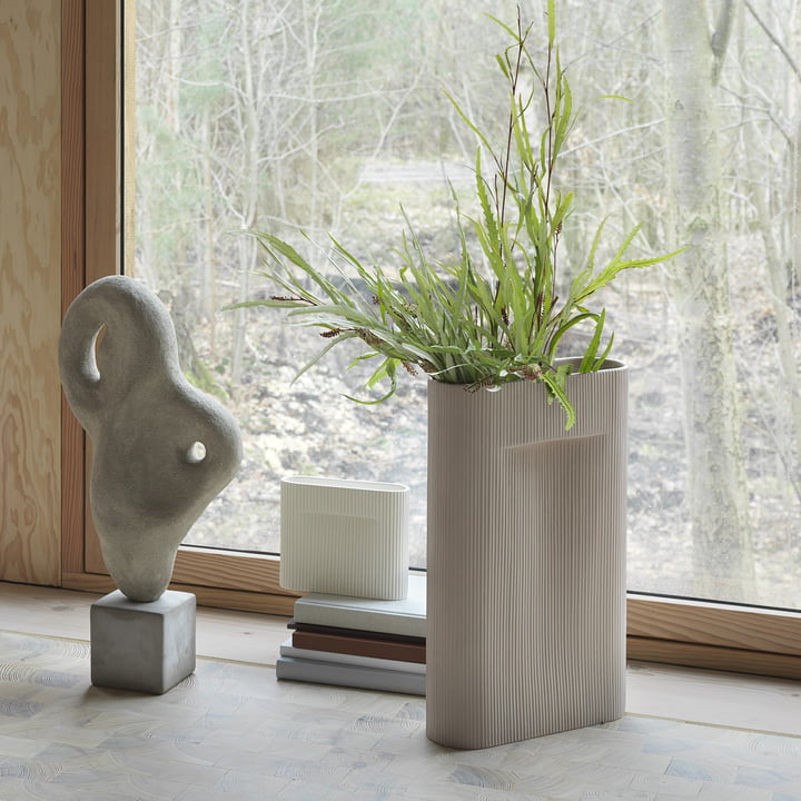 Ridge Vase from Muuto in off-white and beige