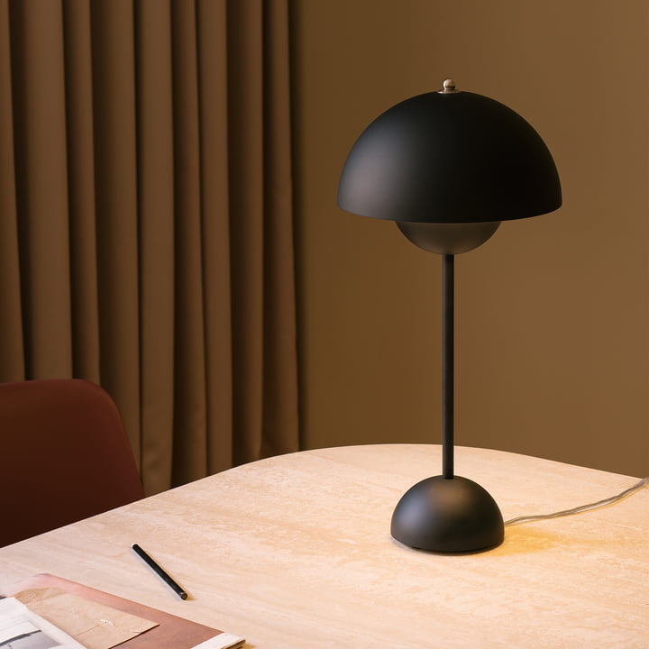 FlowerPot table lamp VP3 from & Tradition in the color matte black