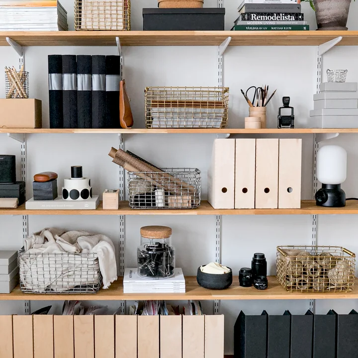 The Rectangular basket from Korbo is a newly interpreted shopping basket.