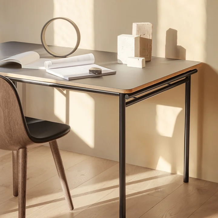 The small Taffel dining table from Eva Solo as an extendable office table