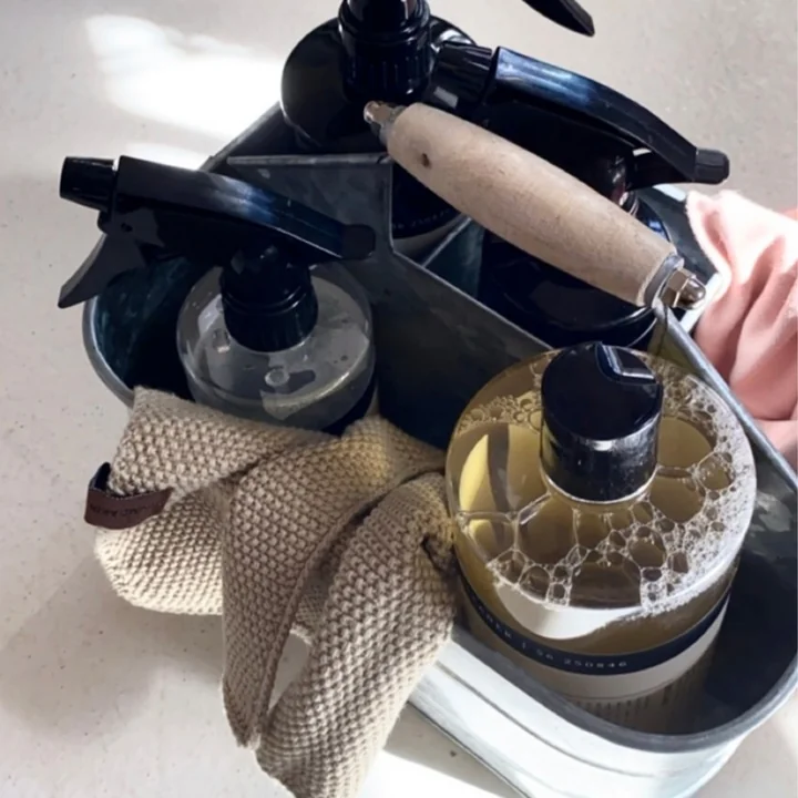 The Humdakin utensil container brings order to chaos