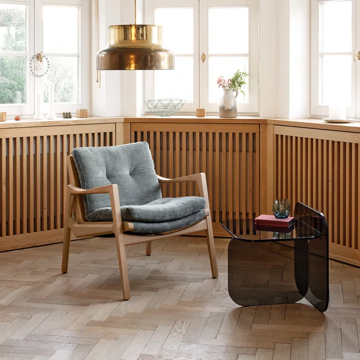 Discreet side table in the living room