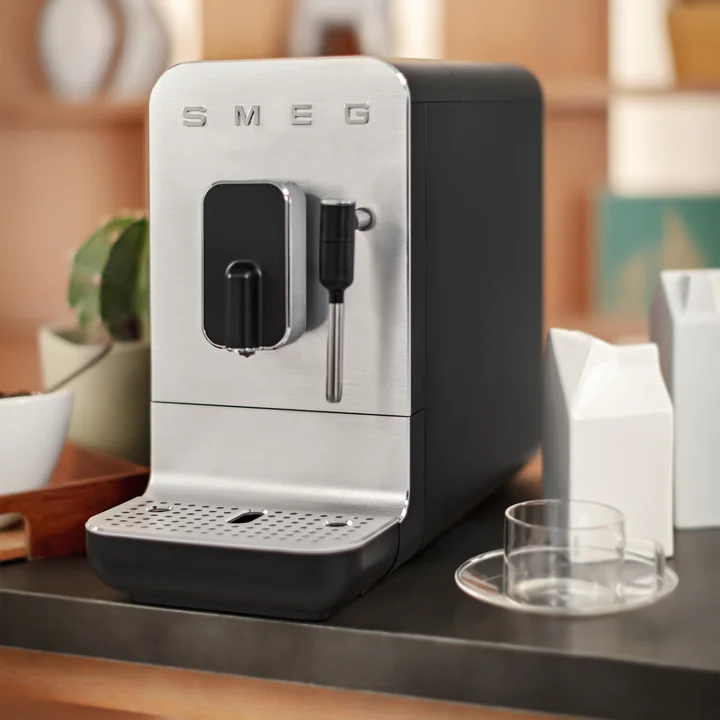 Coffee machine BCC02 Medium from Smeg