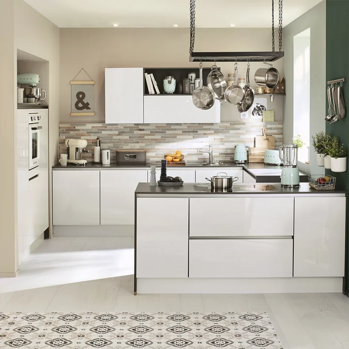 Kettle KLF04 (variable temperature control) from Smeg