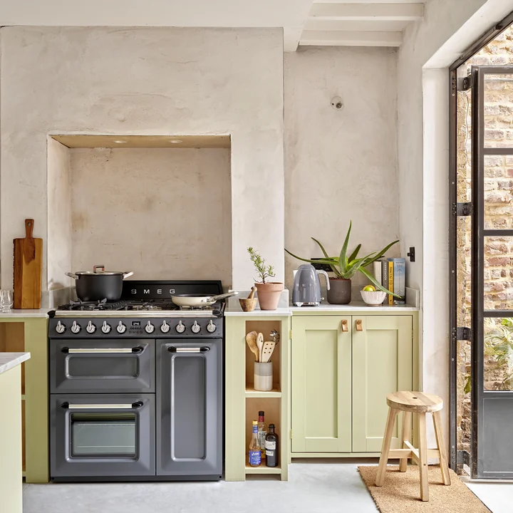 Kettle KLF03 from Smeg