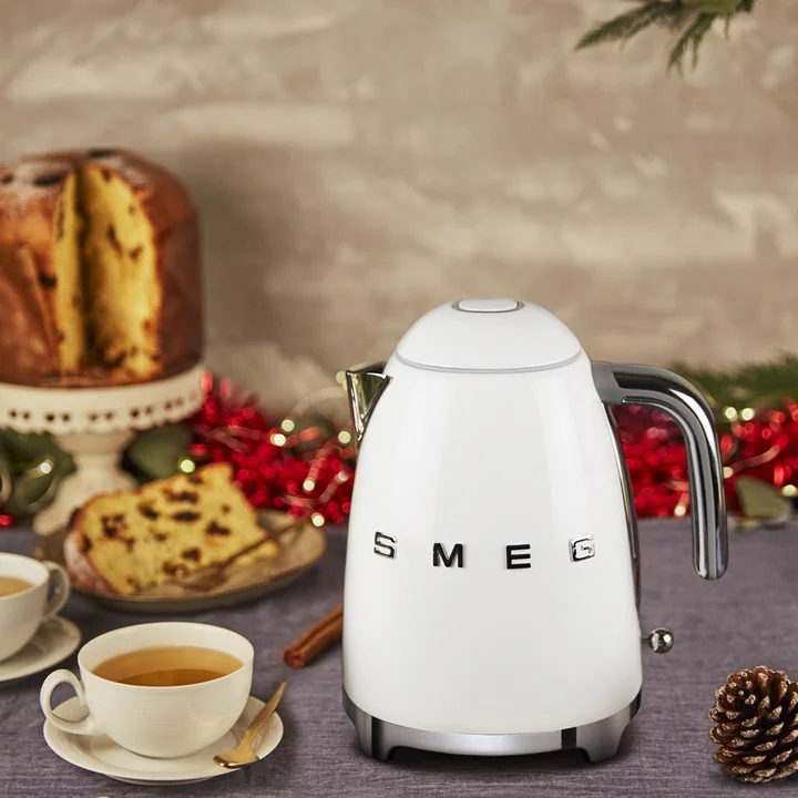 Kettle KLF03 from Smeg