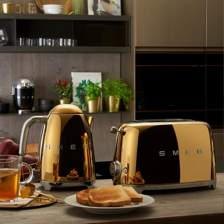 Kettle KLF03 from Smeg