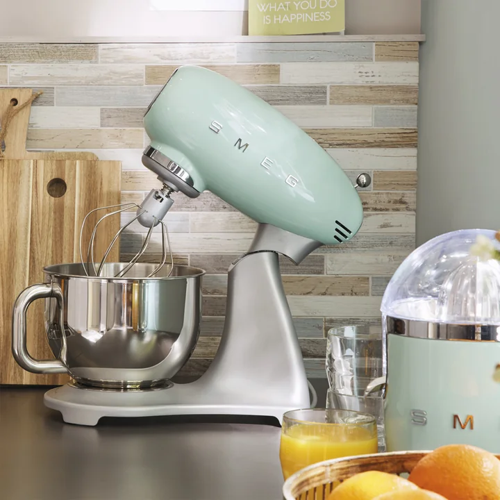 Food processor SMF02 from Smeg in pastel green