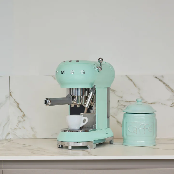 Espresso coffee machine with portafilter from Smeg