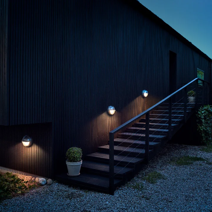 Compact LED outdoor light made of aluminium