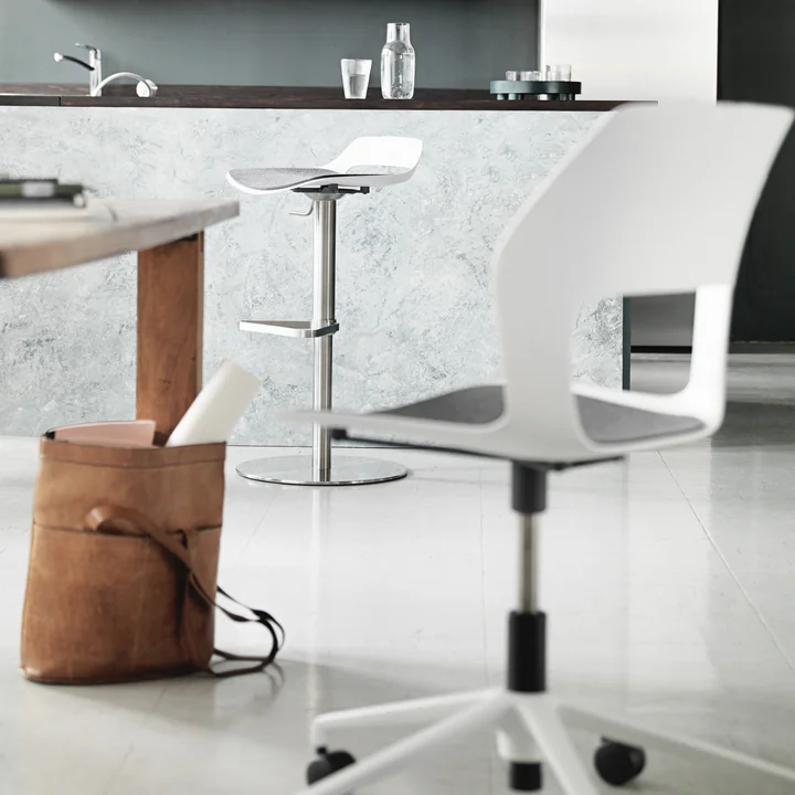 Wilkhahn - slim swivel chair for office and dining room