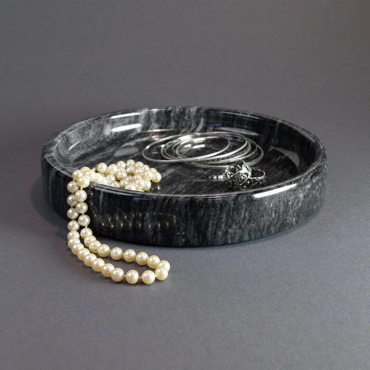 The marble tray as jewellery storage