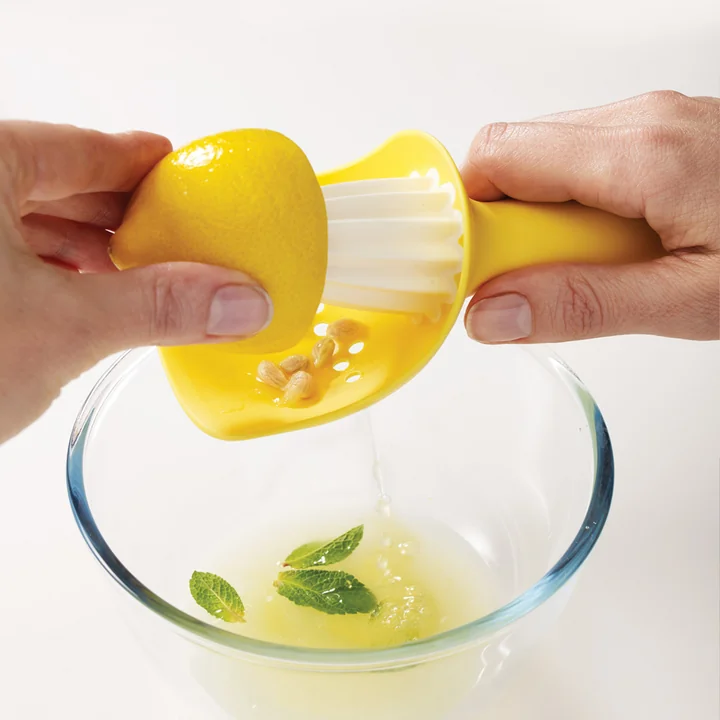 Catcher Lemon squeezer from Joseph Joseph