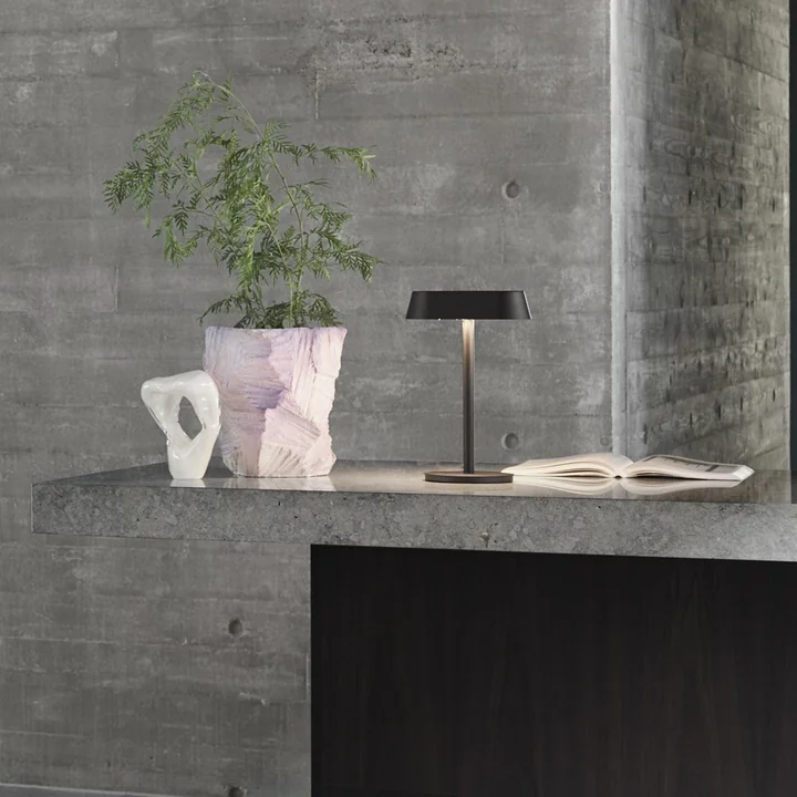 Linear Table lamp from Muuto