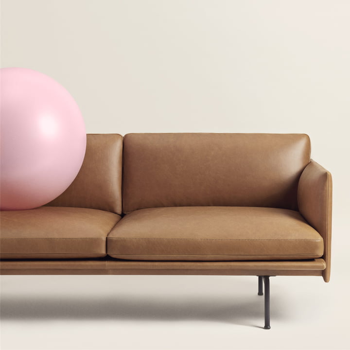 Outline Sofa 2-seater, cognac silk leather / traffic black (RAL 9017) from Muuto